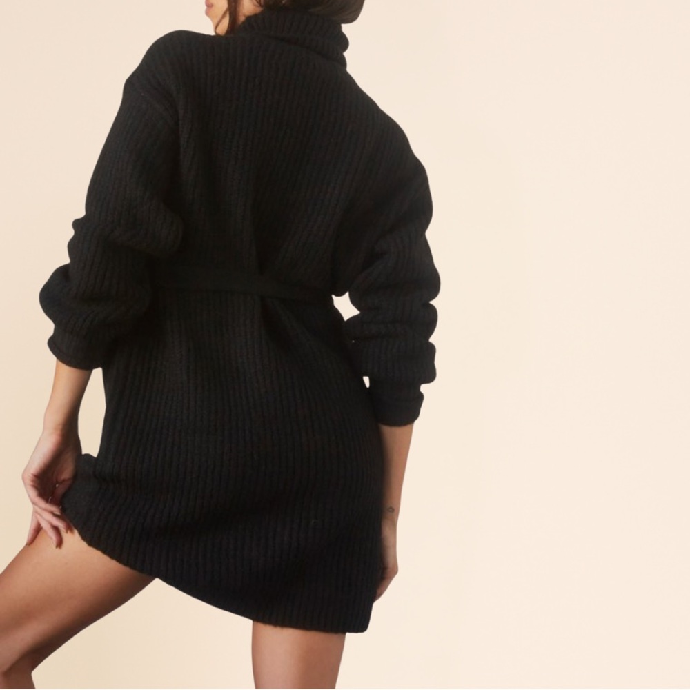 Crescent Black Tied Wist Mini Sweater Dress - Picture 4 of 6